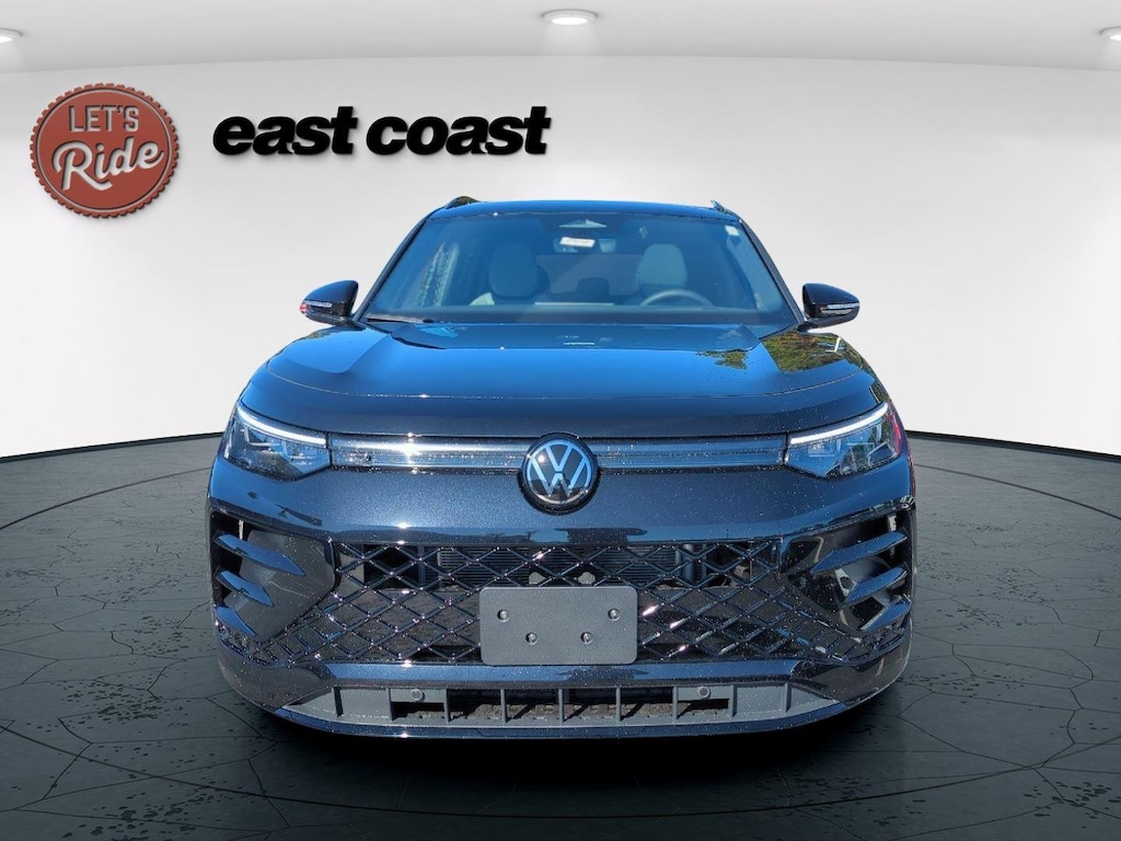 New 2026 Volkswagen Tiguan SE R-Line Black SUV