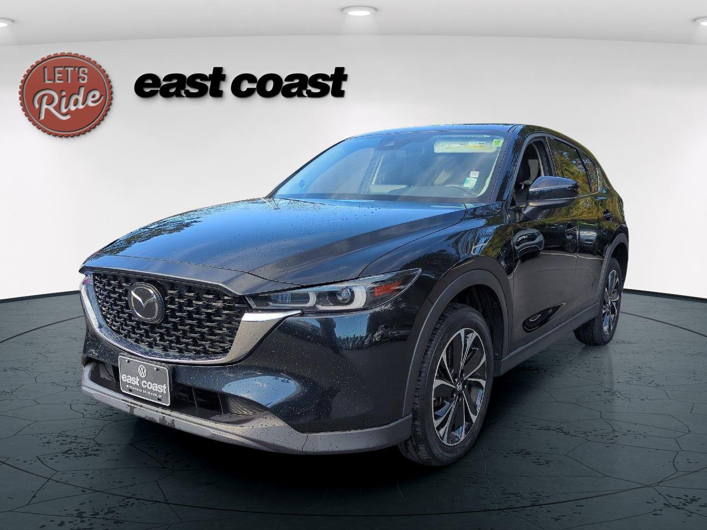 2023 Mazda CX-5 S Premium package's photo