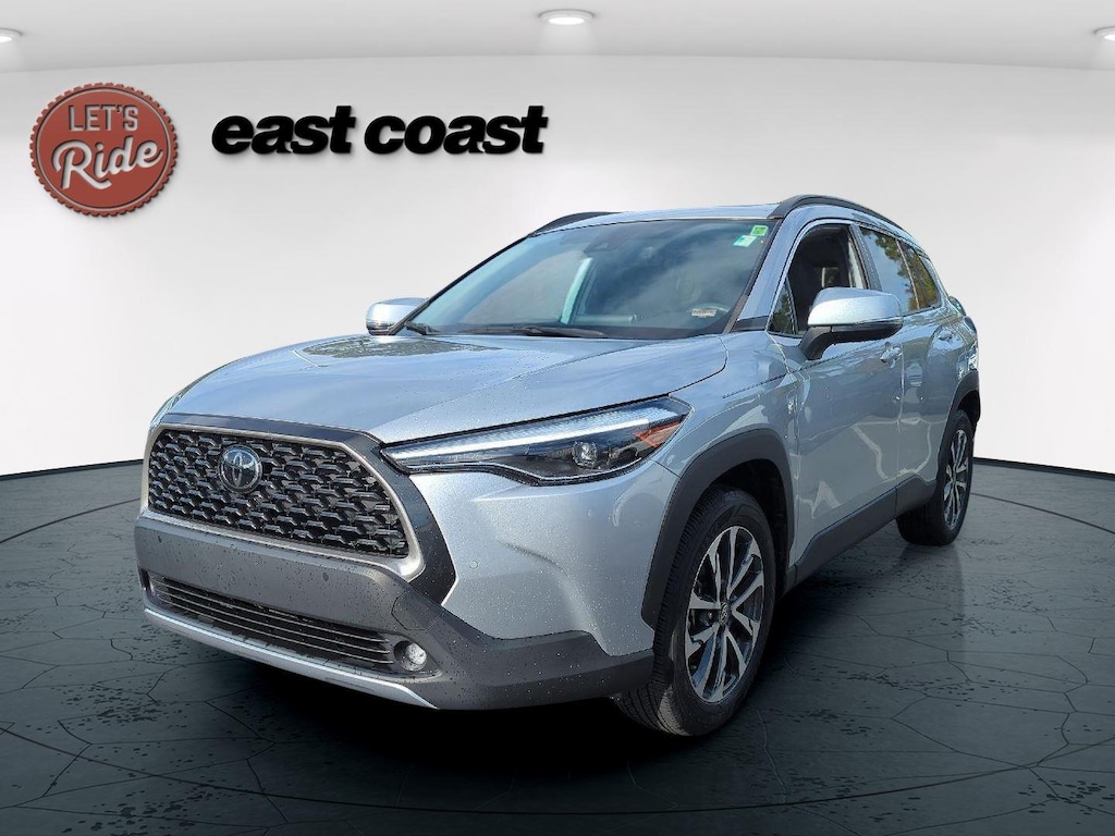 Used 2022 Toyota Corolla Cross XLE SUV