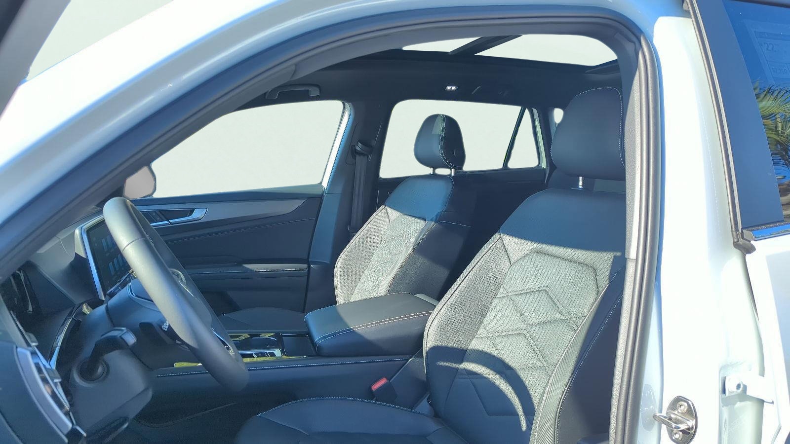 2026 Volkswagen Atlas Cross Sport SE w/Tech - Photo 18
