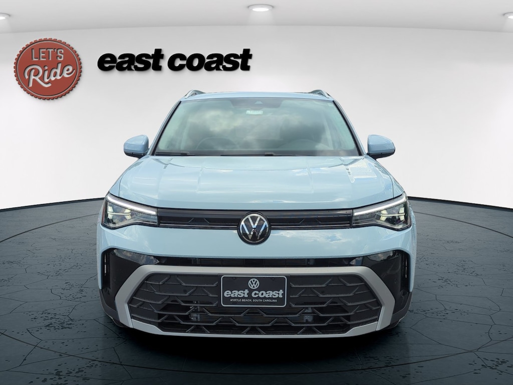 New 2026 Volkswagen Taos 1.5T SE Black SUV