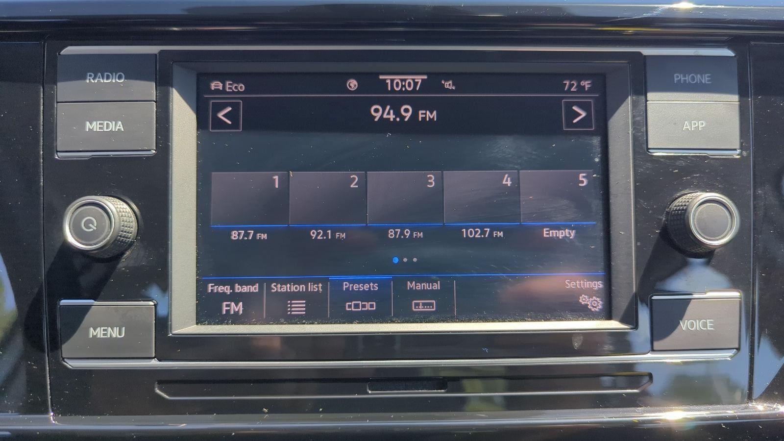 2024 Volkswagen Taos S photo 4