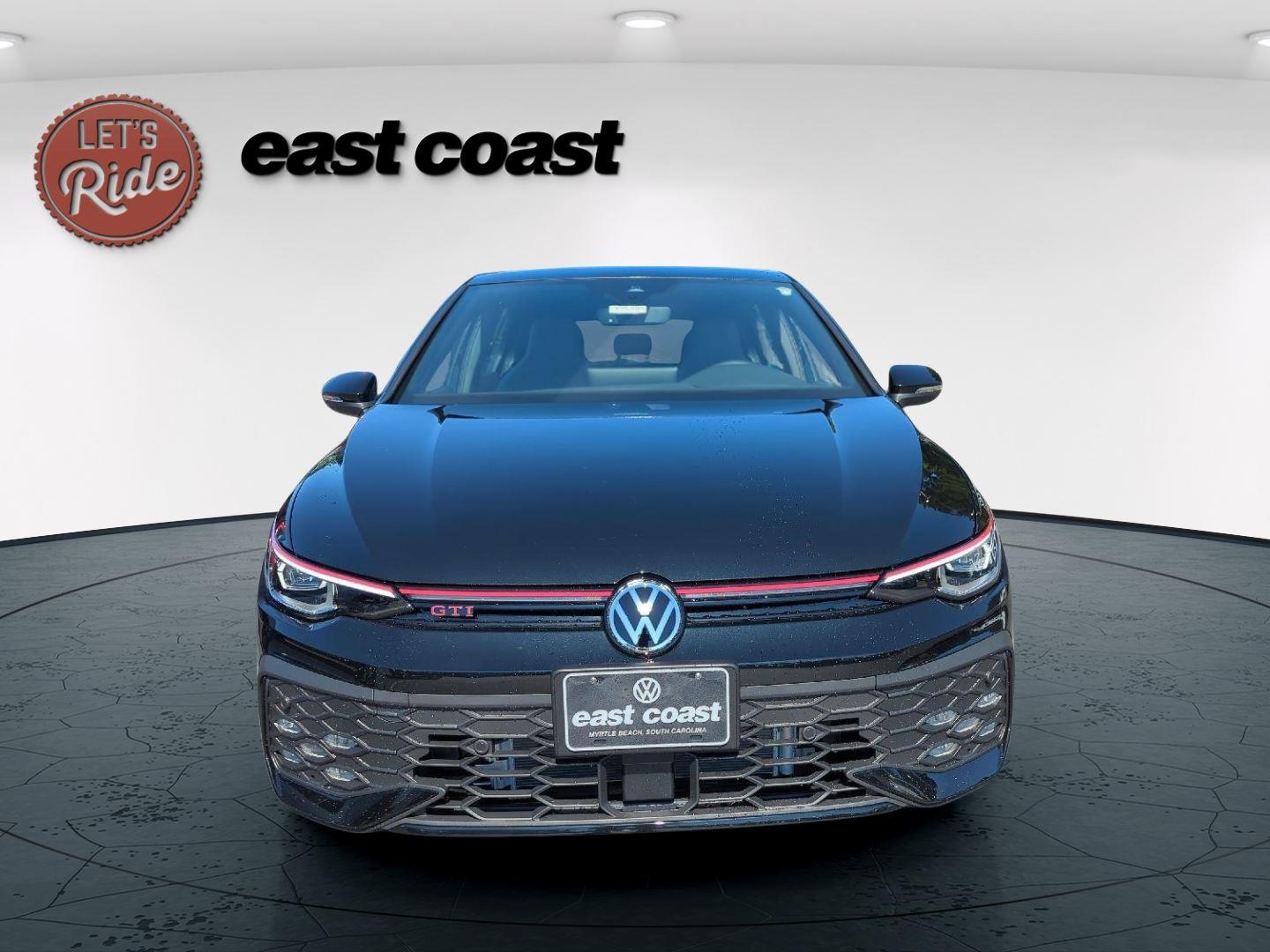 2025 Volkswagen Golf GTI SE photo 2