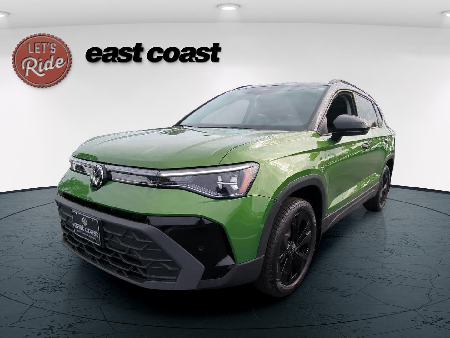 2026 Volkswagen Taos SE Black's photo