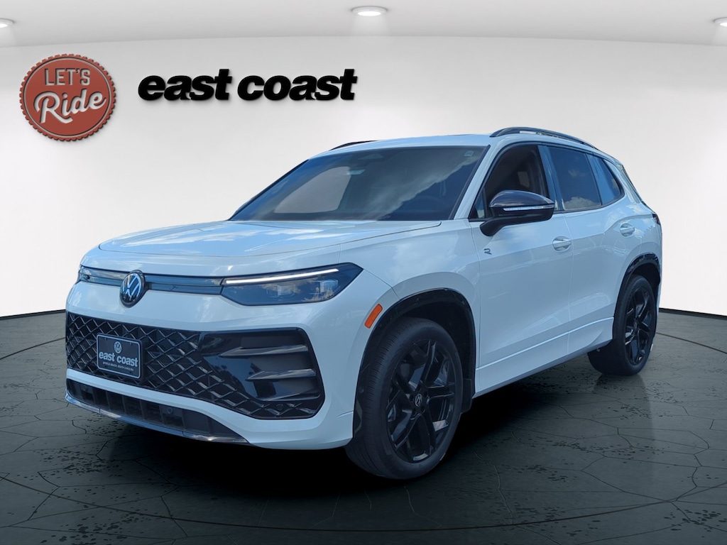New 2026 Volkswagen Tiguan SE R-Line Black SUV