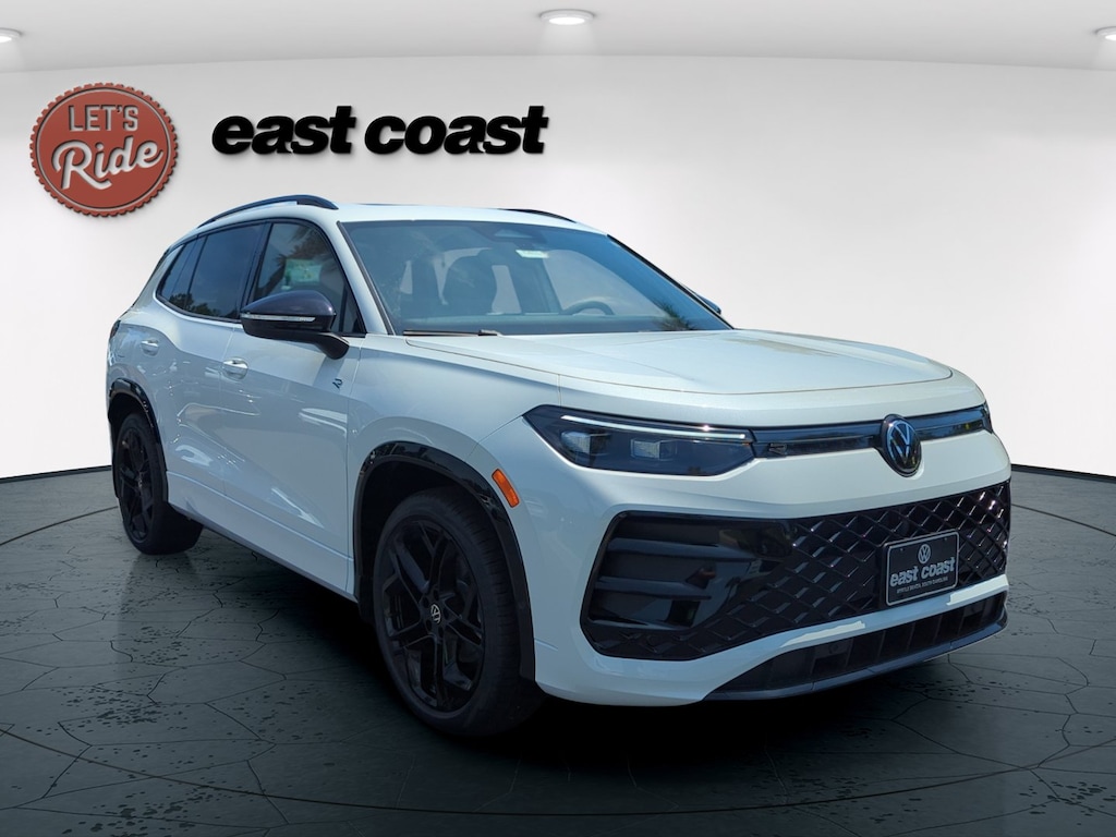 New 2026 Volkswagen Tiguan SE R-Line Black SUV