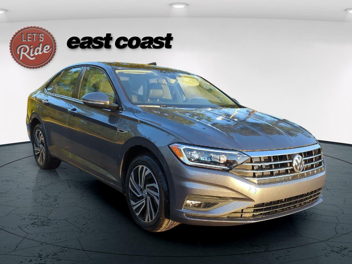 2021 Volkswagen Jetta SEL Premium photo 3