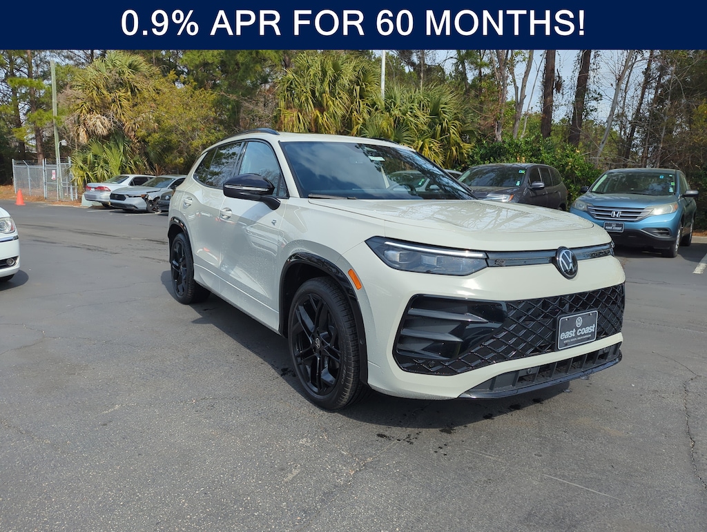 New 2026 Volkswagen Tiguan 2.0T SE R-Line Black SUV