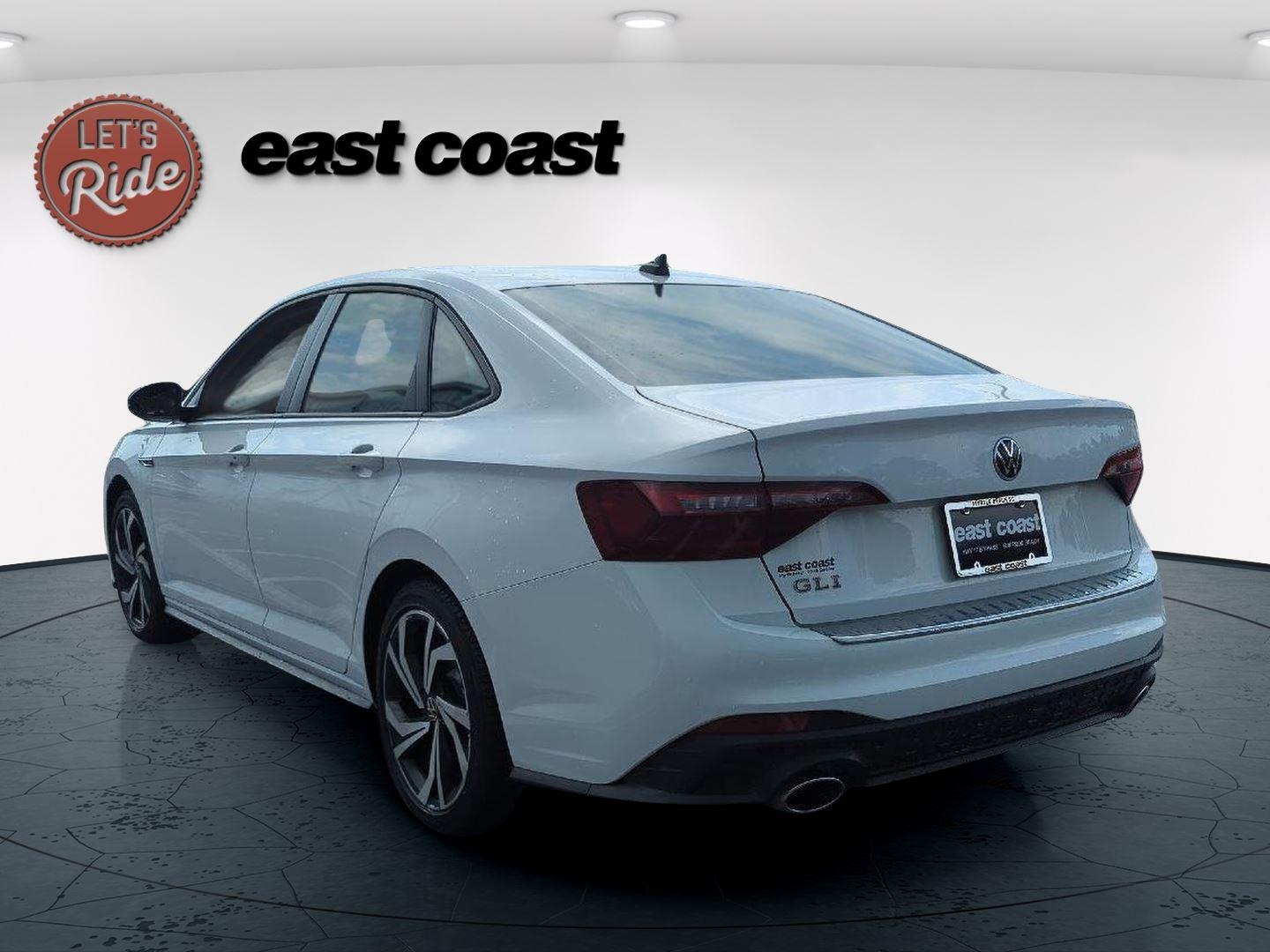 2023 Volkswagen Jetta GLI Autobahn photo 4