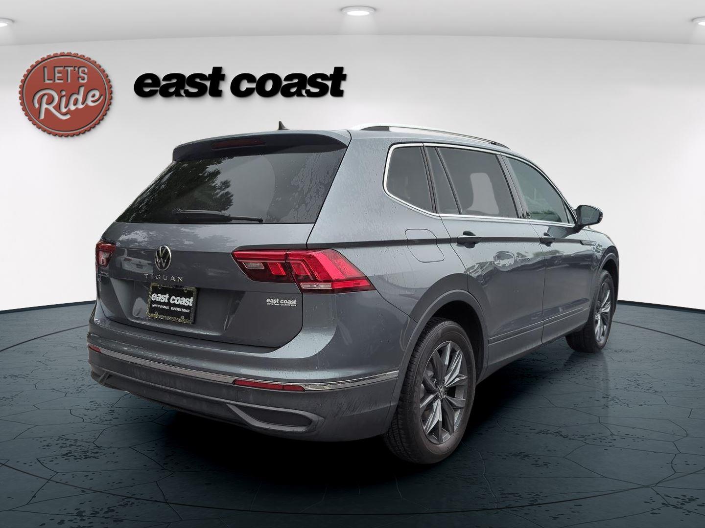 2022 Volkswagen Tiguan SE photo 4