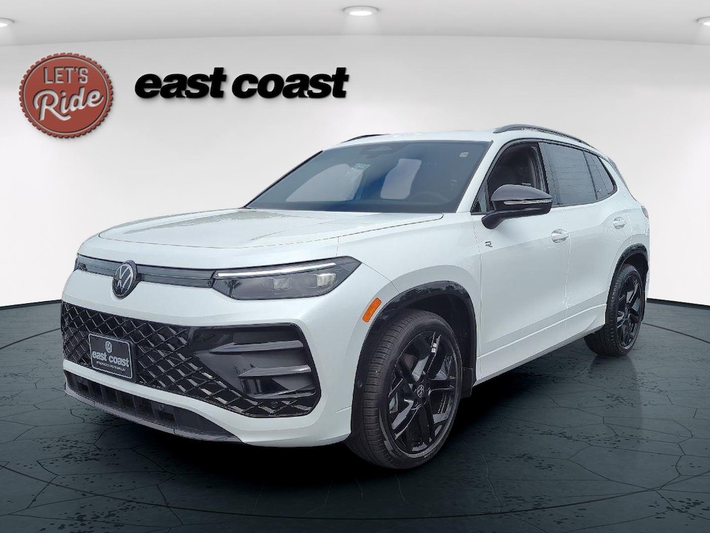 New 2026 Volkswagen Tiguan SE R-Line Black SUV