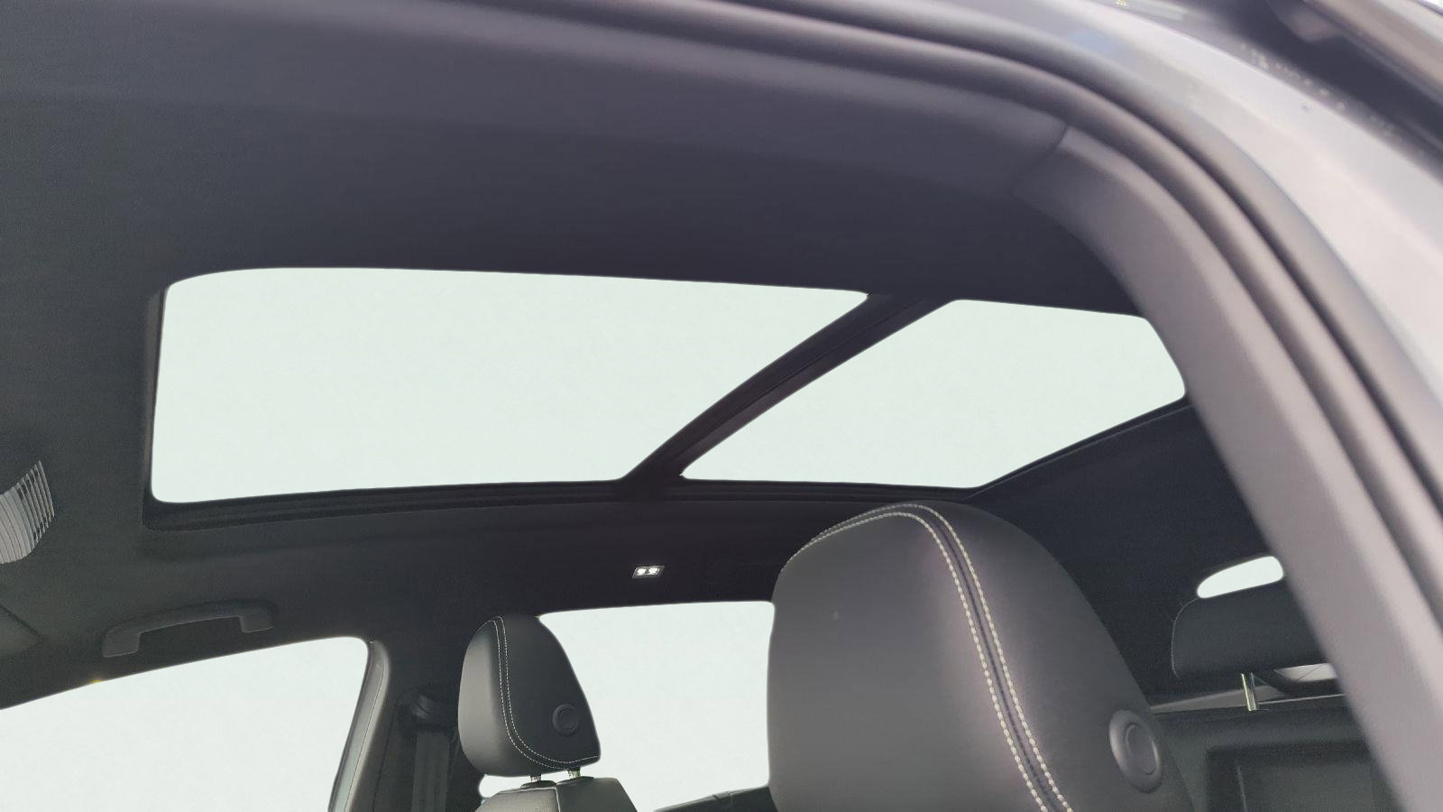 2026 Volkswagen Atlas Cross Sport SE w/Tech - Photo 18