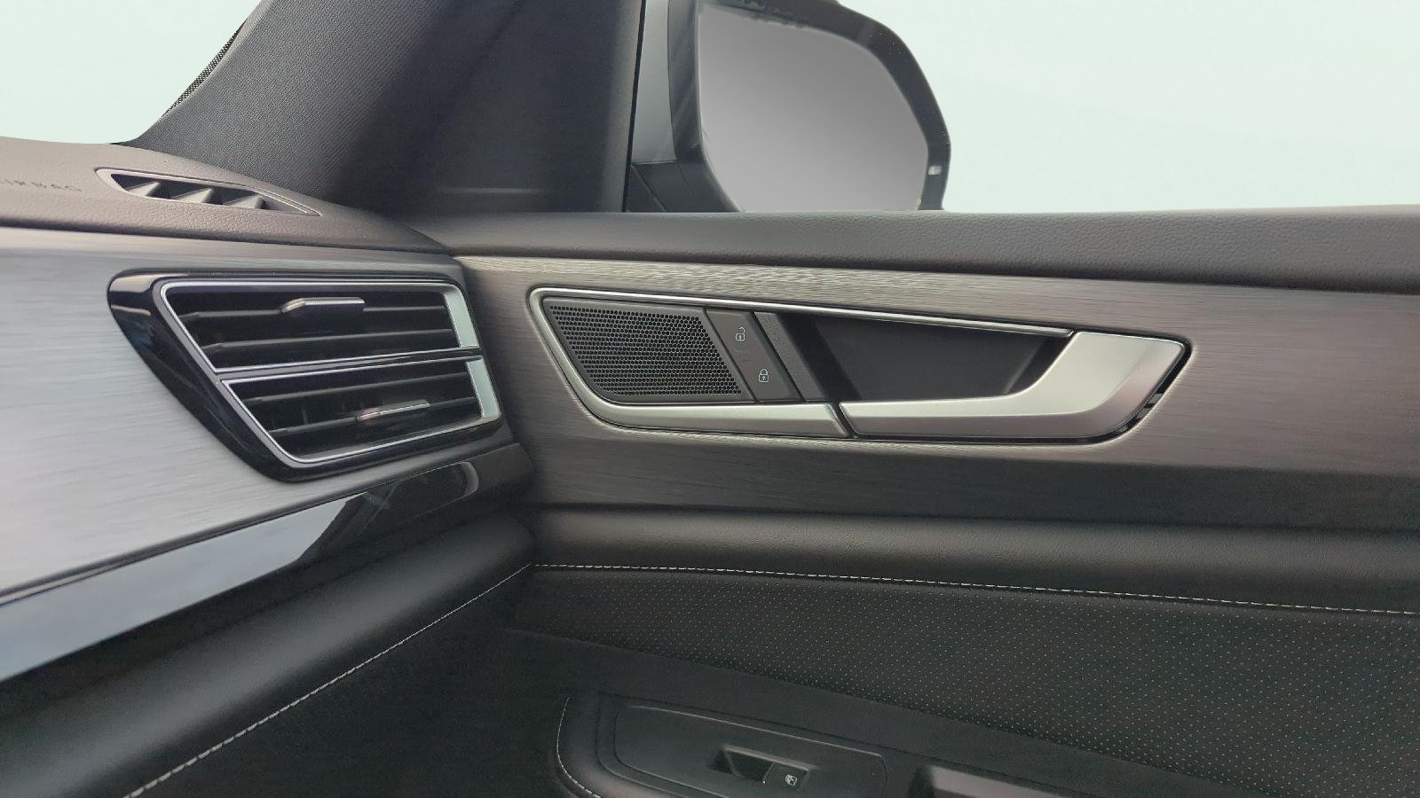 2026 Volkswagen Atlas Cross Sport SE w/Tech - Photo 33