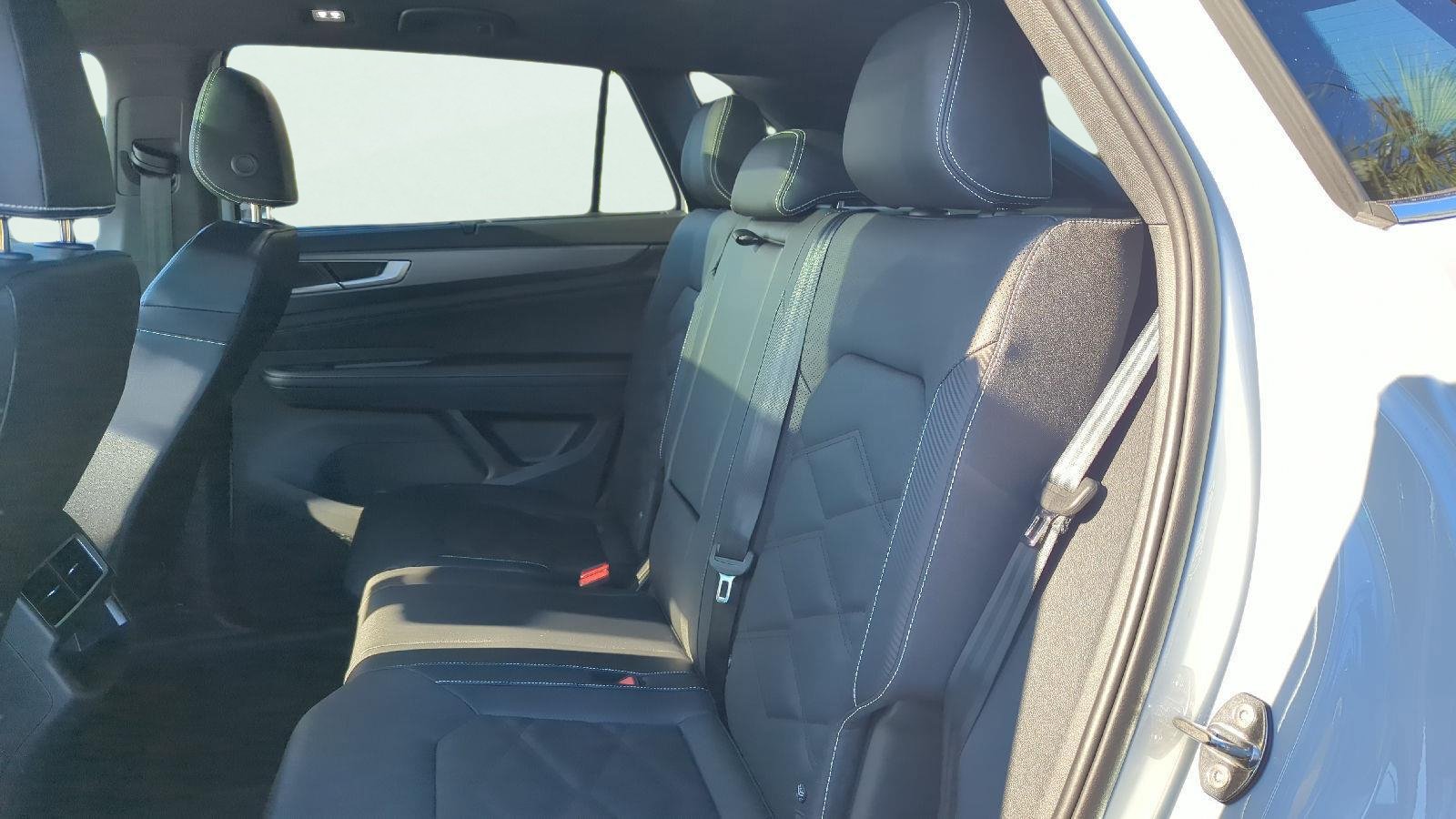 2026 Volkswagen Atlas Cross Sport SE w/Tech - Photo 17