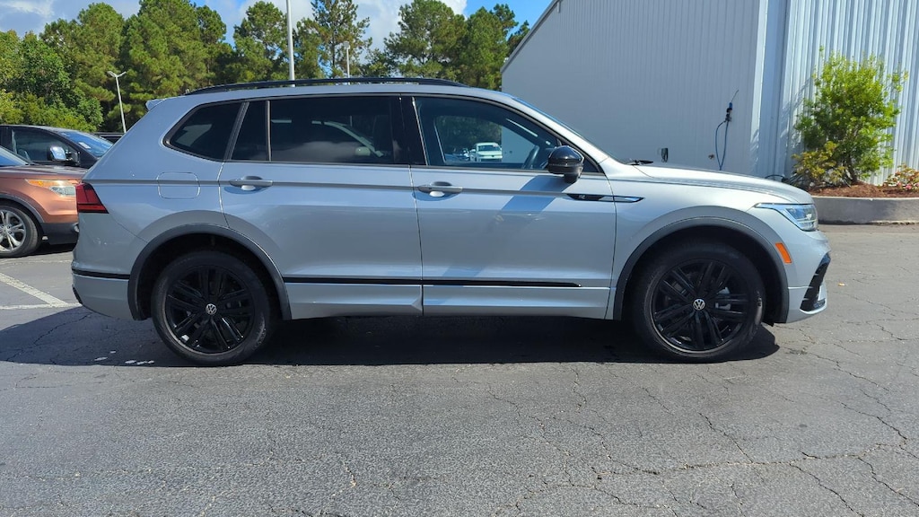Certified 2022 Volkswagen Tiguan SE R-Line Black SUV