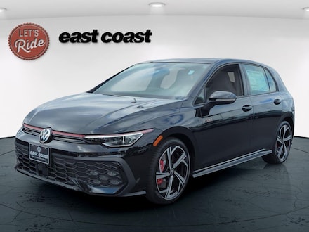 2025 Volkswagen Golf GTI SE Hatchback