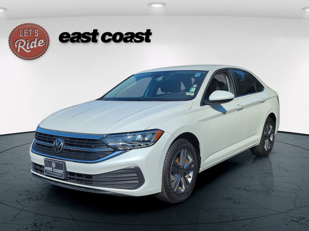 Certified 2023 Volkswagen Jetta SE Sedan