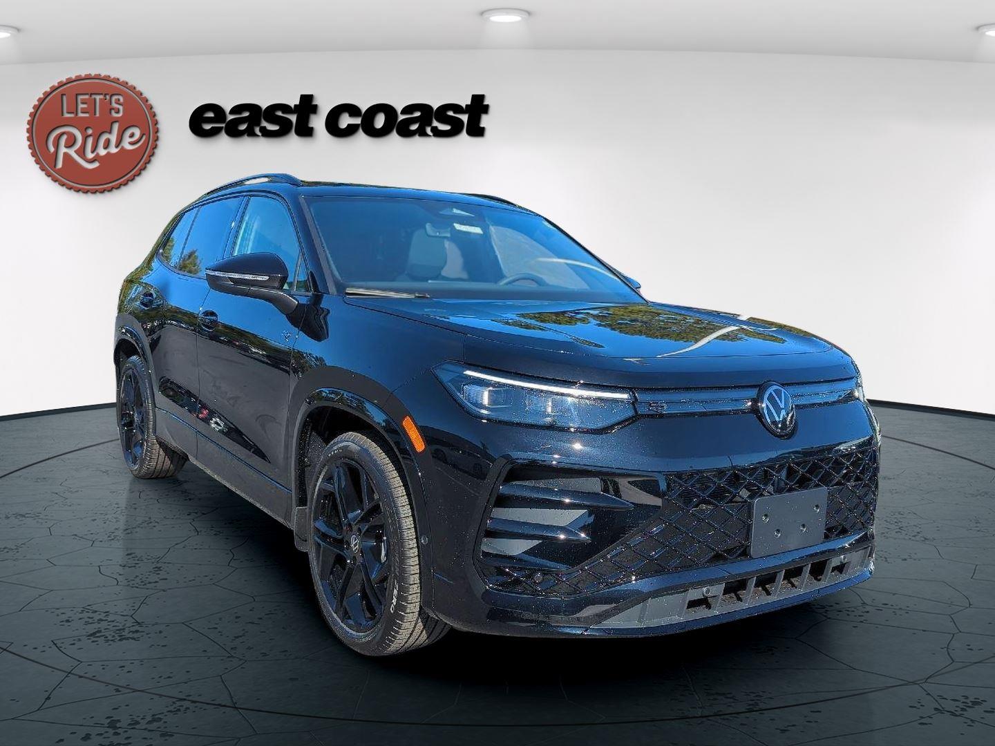 2026 Volkswagen Tiguan SE R-Line Black photo 3