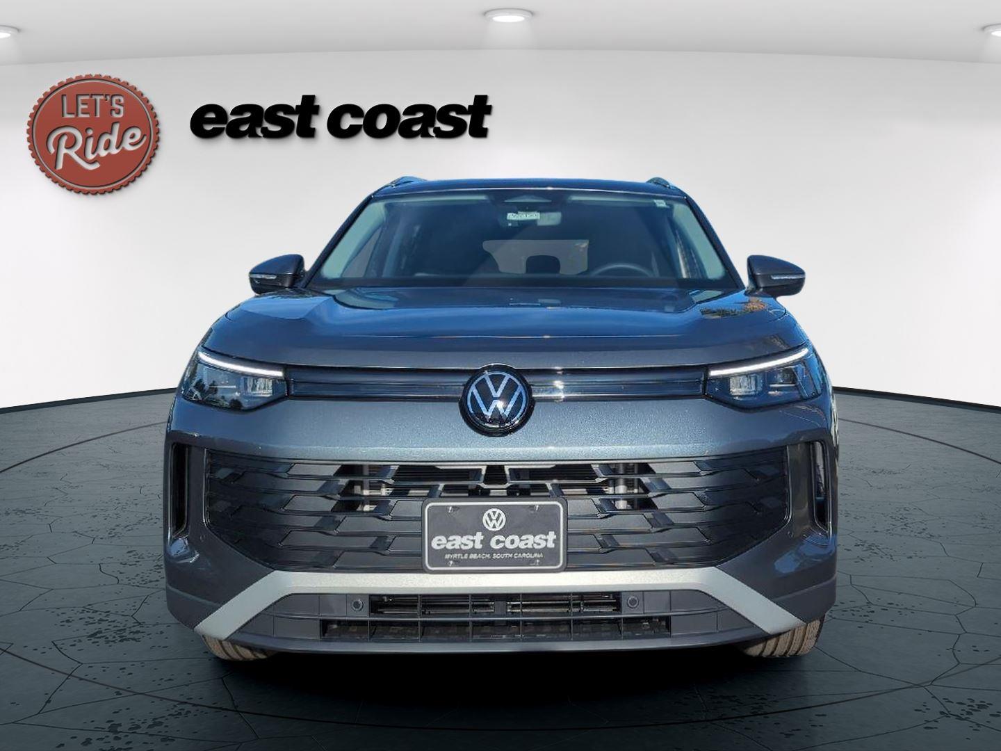 2026 Volkswagen Tiguan SE photo 2