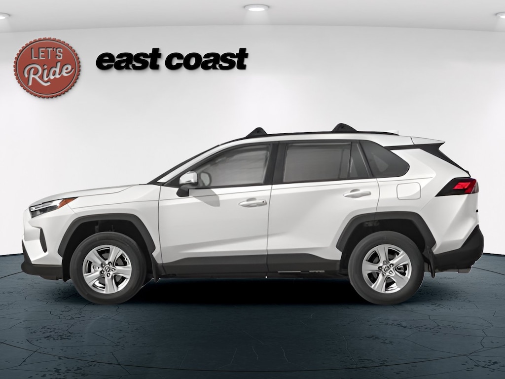 Used 2022 Toyota RAV4 XLE SUV