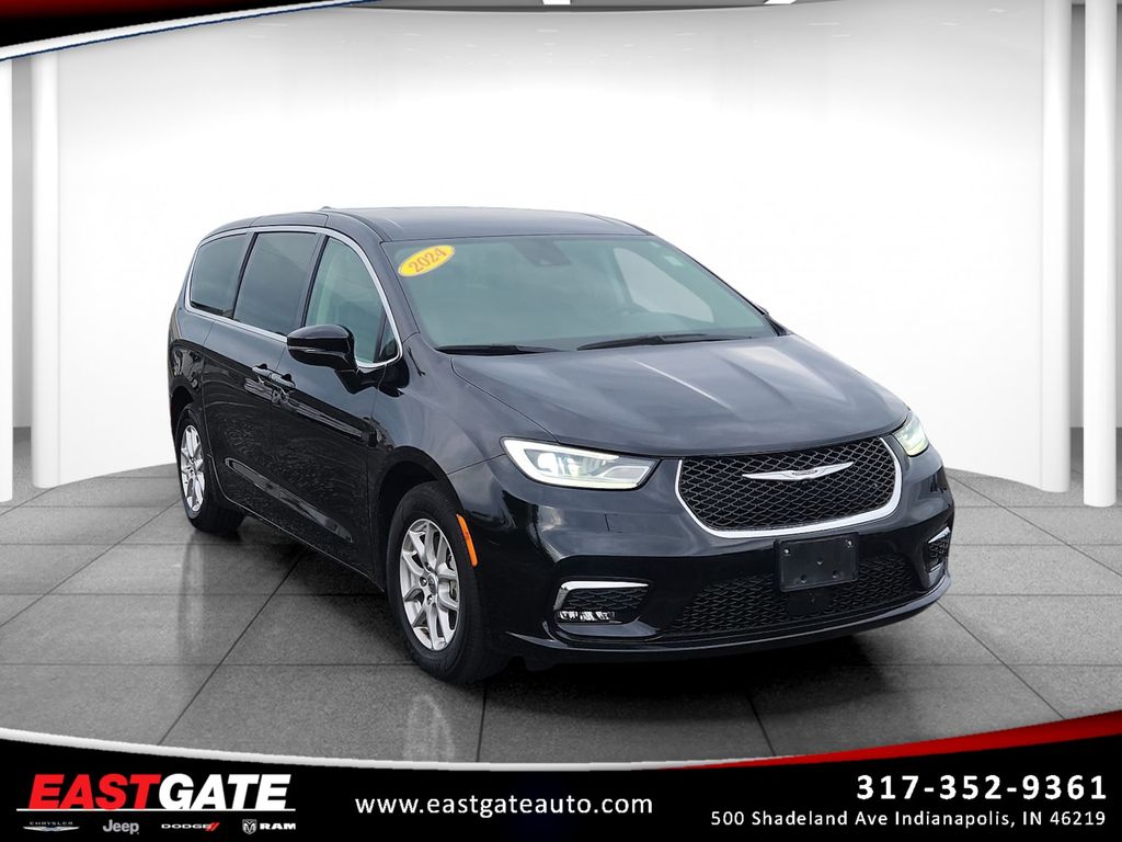 2024 Chrysler Pacifica Van Passenger Van 
