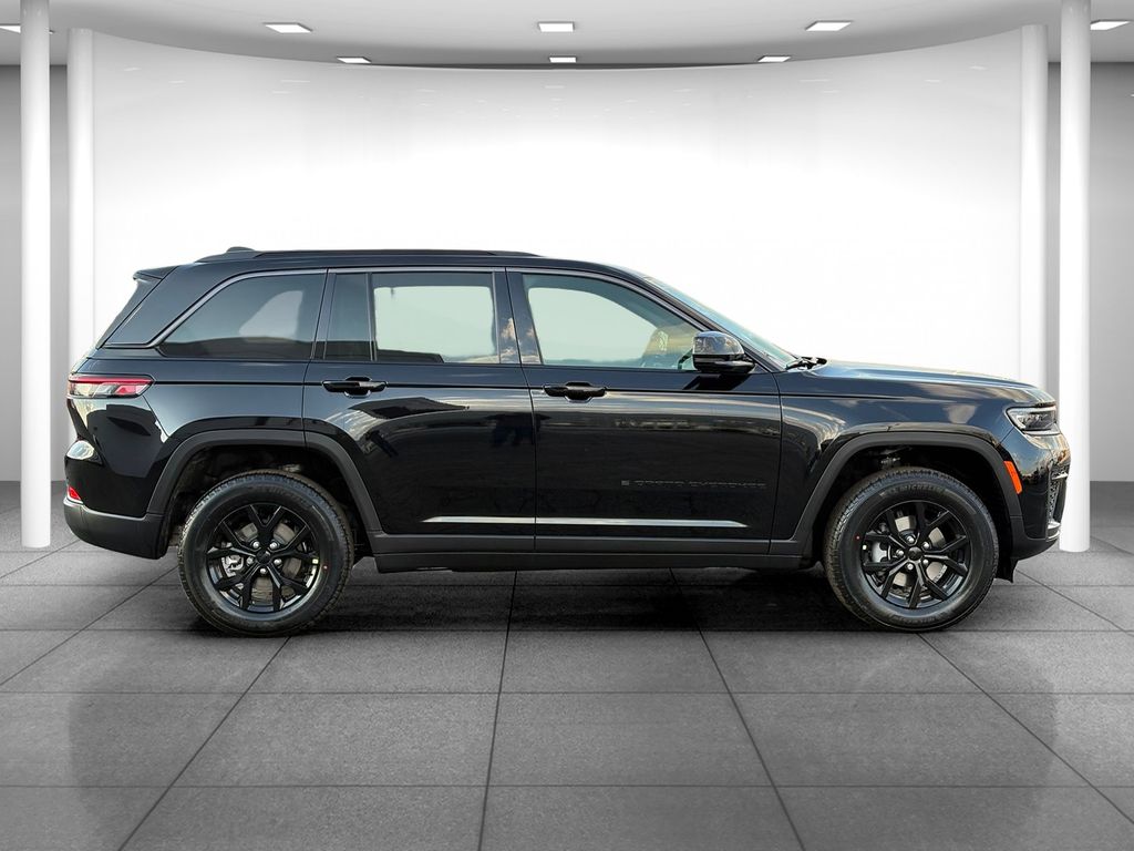 2026 Jeep Grand Cherokee Laredo - Photo 8