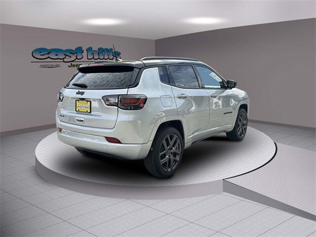 2025 Jeep Compass Limited photo 2