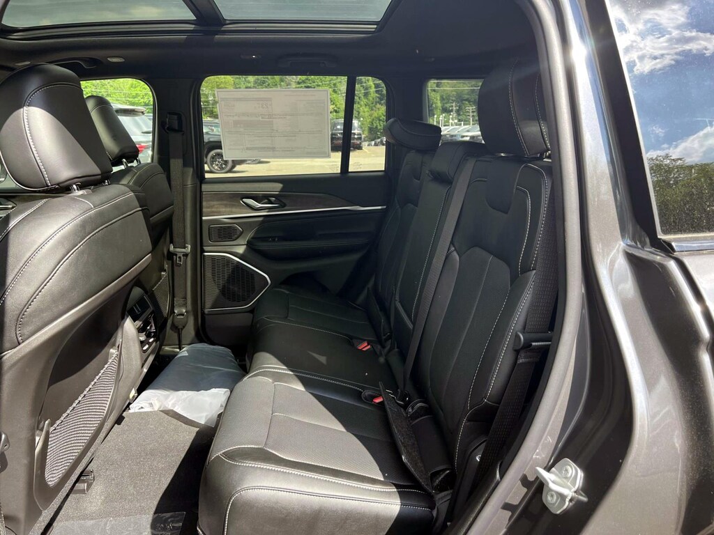 New 2026 Jeep Grand Cherokee Limited Reserve Sport Utility