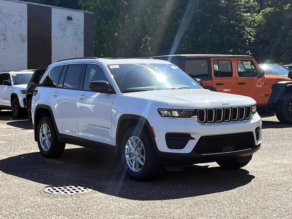 New 2026 Jeep Grand Cherokee LAREDO X 4X4 Sport Utility
