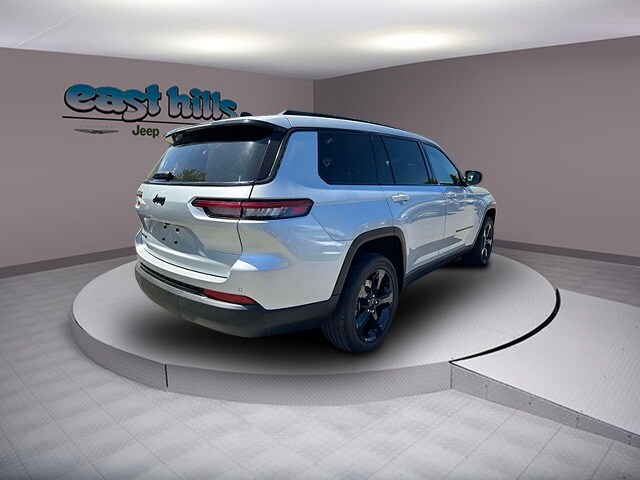 2022 Jeep Grand Cherokee Altitude photo 2