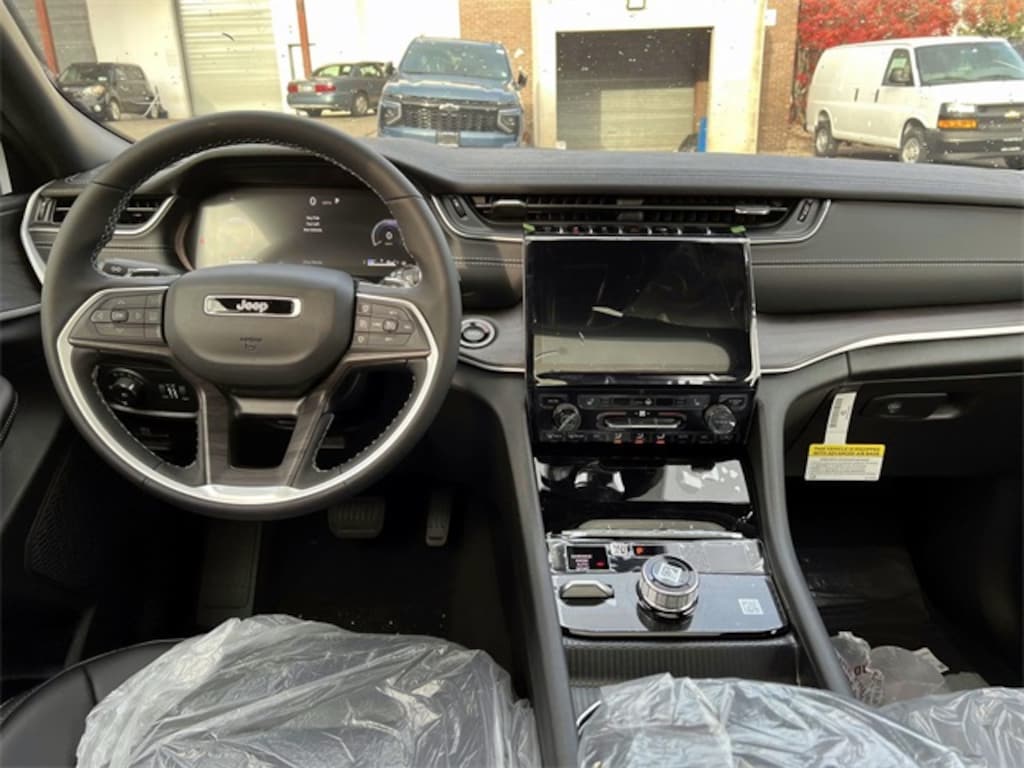 New 2025 Jeep Grand Cherokee LIMITED 4X4 Sport Utility