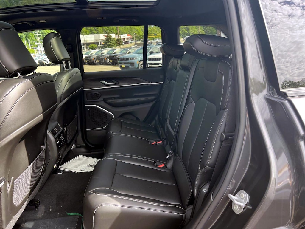 New 2026 Jeep Grand Cherokee Limited Sport Utility