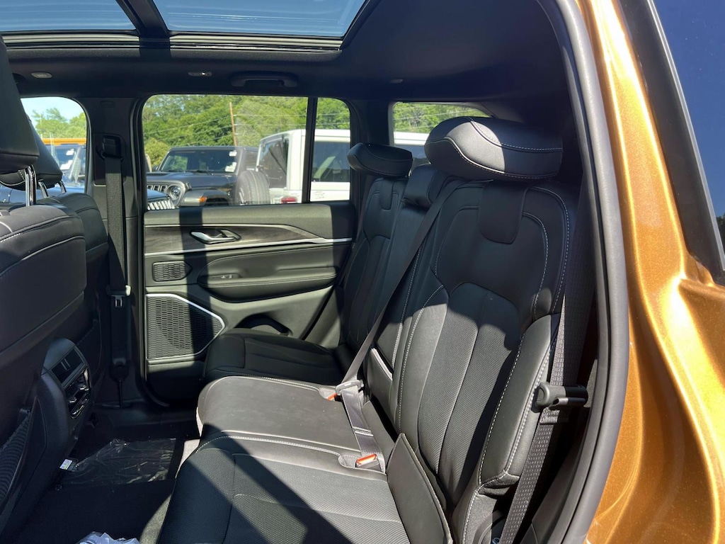 New 2026 Jeep Grand Cherokee LIMITED RESERVE 4X4 Sport Utility