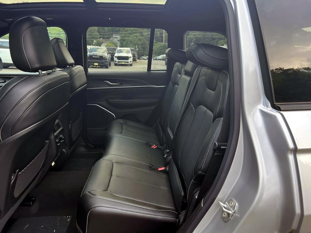 New 2026 Jeep Grand Cherokee Limited Reserve Sport Utility