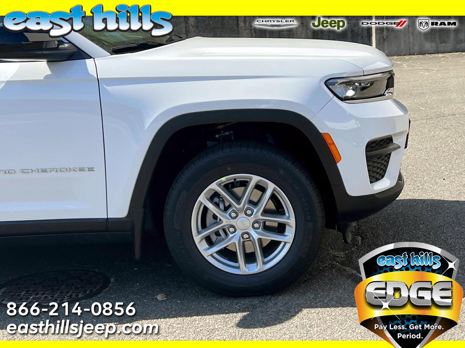 2025 Jeep Grand Cherokee Laredo photo 2