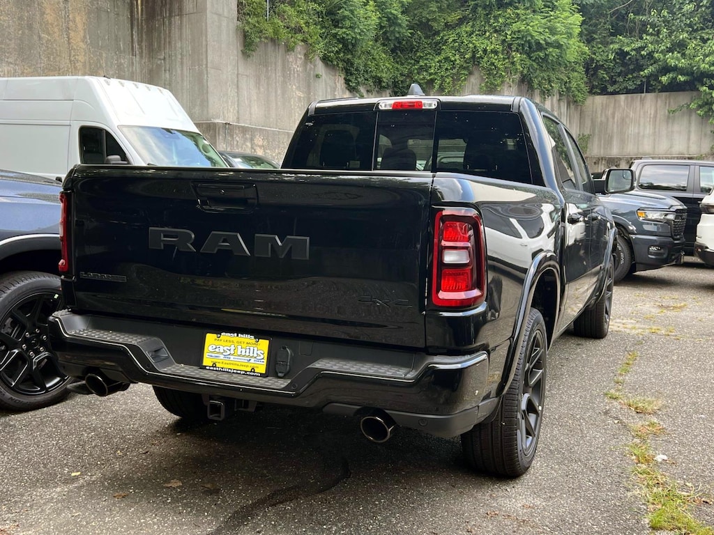New 2026 Ram 1500 LARAMIE CREW CAB 4X4 5'7' BOX Pickup