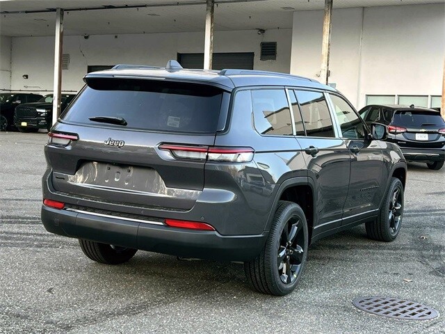 2025 Jeep Grand Cherokee Altitude X photo 2