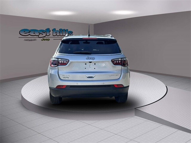 2025 Jeep Compass Limited photo 4