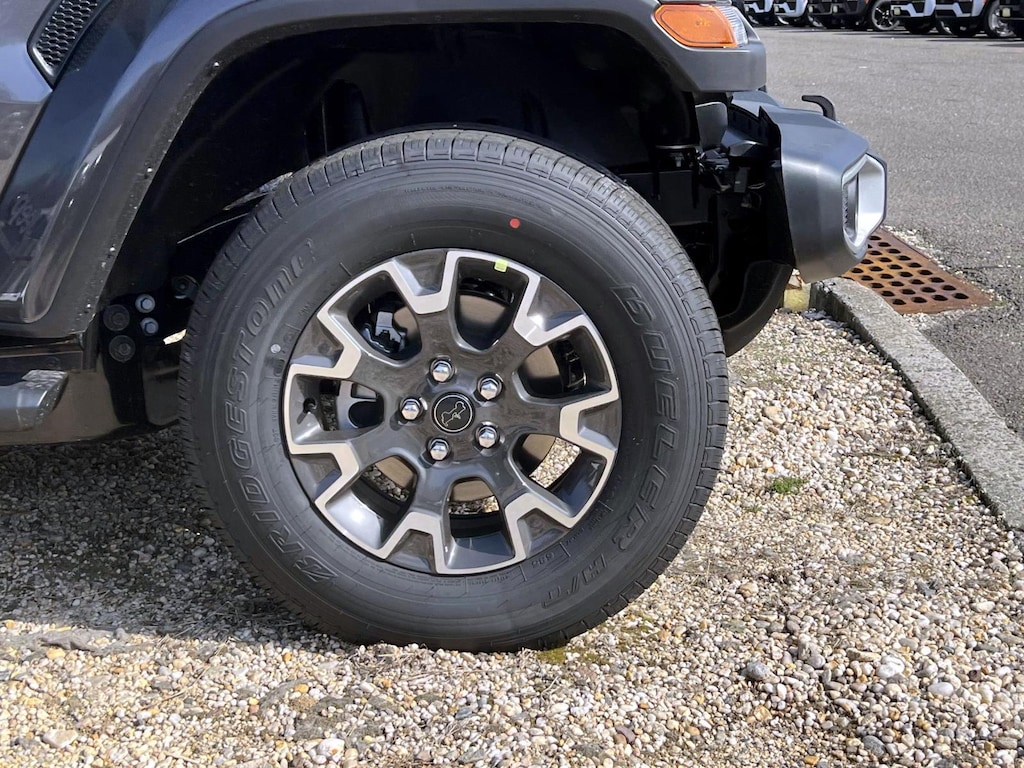 New 2026 Jeep Gladiator Sahara Pickup