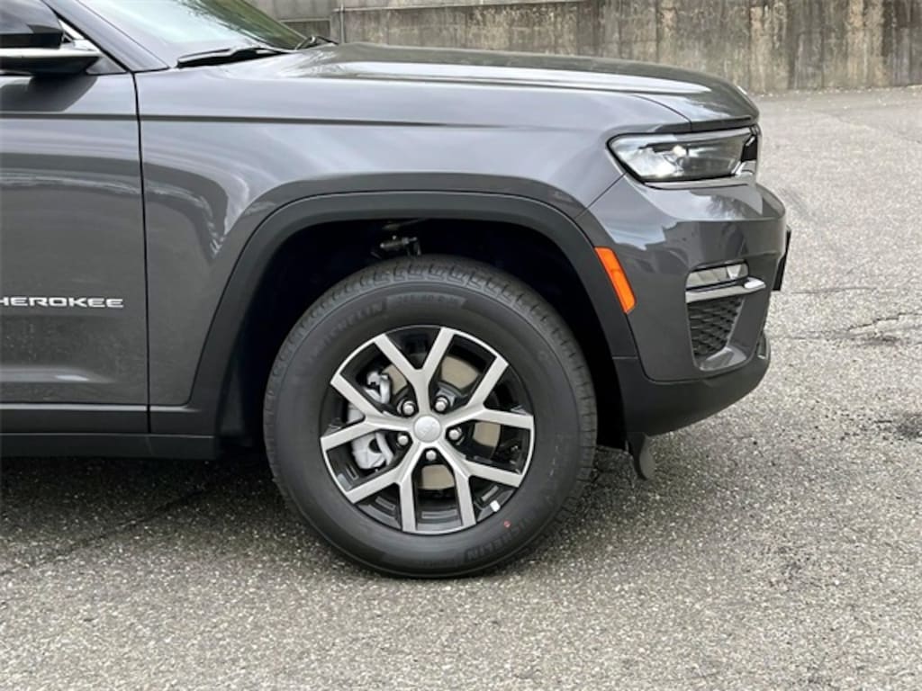 New 2025 Jeep Grand Cherokee Limited Sport Utility