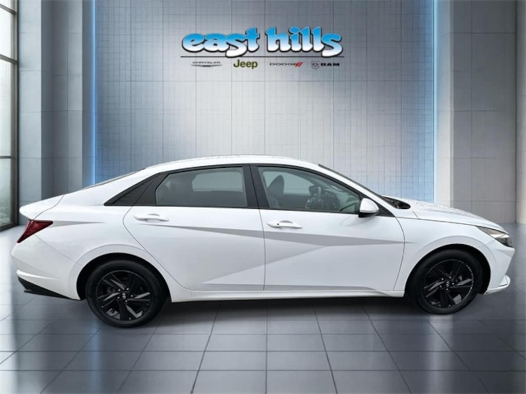 Used 2022 Hyundai Elantra SEL Sedan