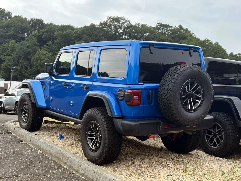New 2026 Jeep Wrangler Rubicon X Sport Utility