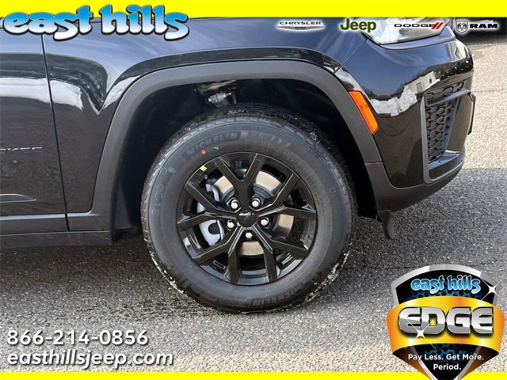 New 2026 Jeep Grand Cherokee Laredo Sport Utility