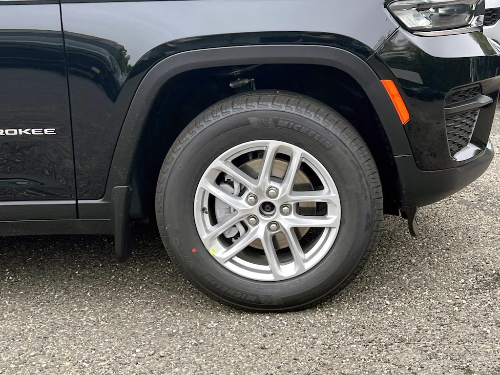 New 2026 Jeep Grand Cherokee Laredo X Sport Utility