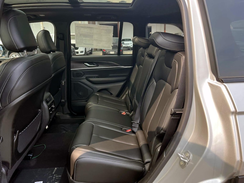 New 2026 Jeep Grand Cherokee Limited Sport Utility