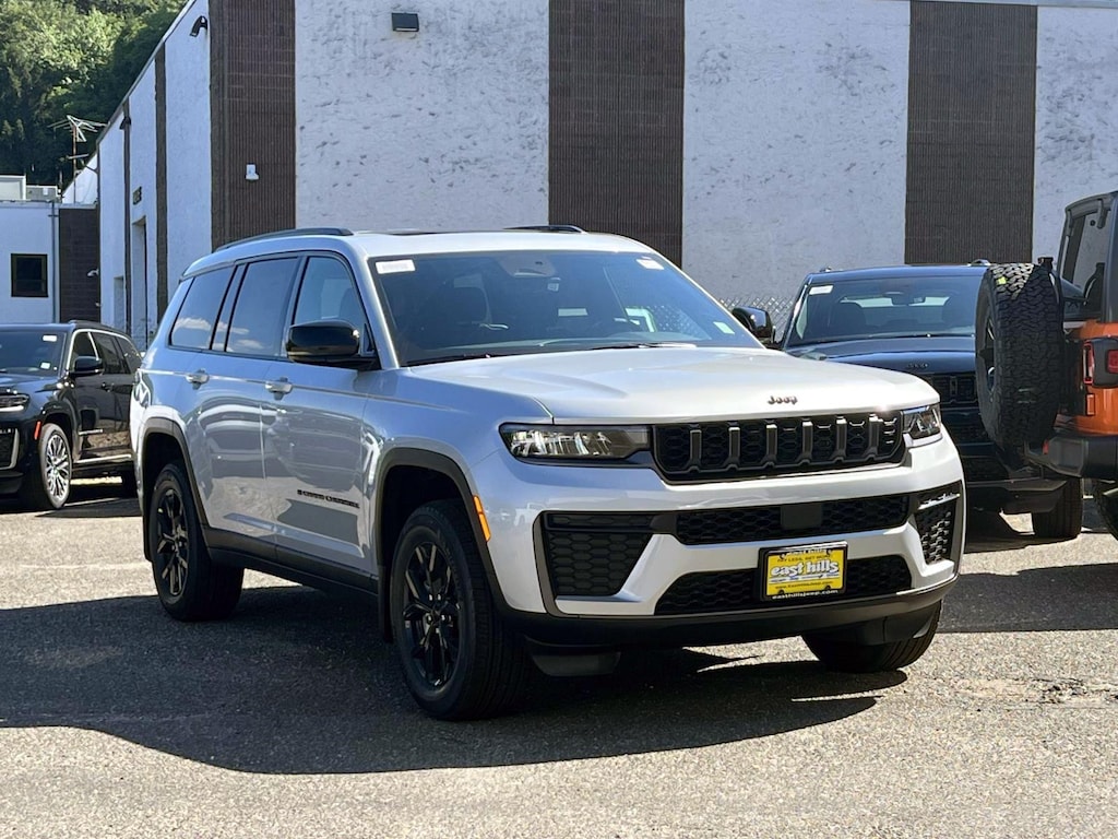 New 2026 Jeep Grand Cherokee L Laredo Sport Utility