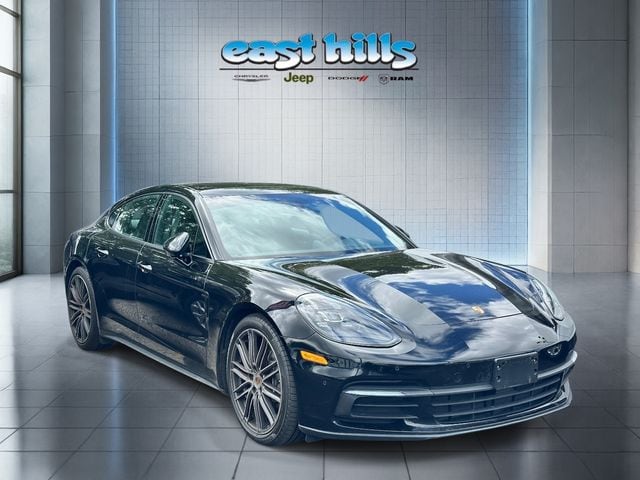 2018 Porsche Panamera -'s photo