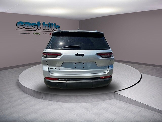 2022 Jeep Grand Cherokee Altitude photo 3
