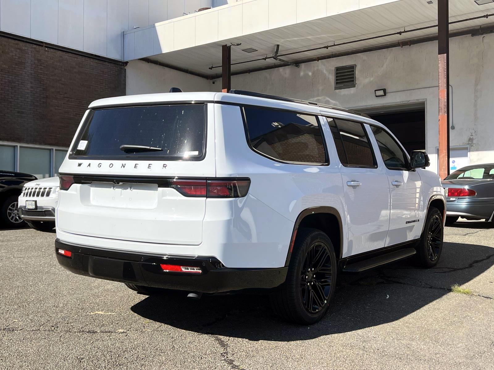 2025 Jeep Wagoneer L Carbide photo 3