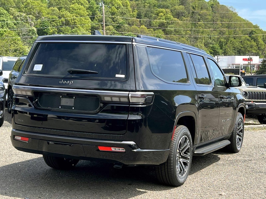 New 2026 Jeep Grand Wagoneer L 4X4 Sport Utility